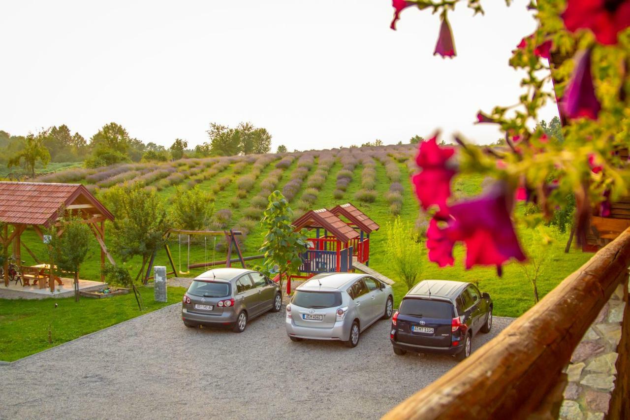 Lavanda Farm Apartmani Rakovica Luaran gambar